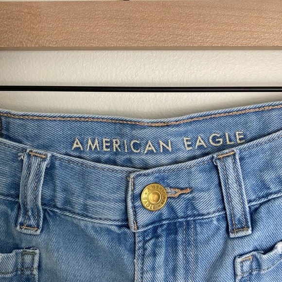 American Eagle Mom Jeans Denim Oversized Pockets Women’s Size 4 Light Wash Blue - Picture 2 of 8